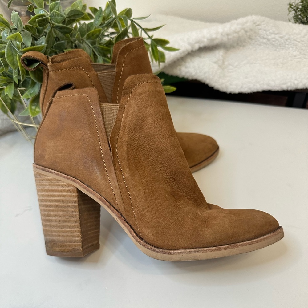 Dolce Vita ankle heel boots